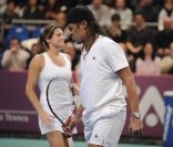  Yannick Noah et Amélie Mauresmo, la belle équipe. 
 Amélie Mauresmo organisait le 7 février 2012, dans le cadre du 20e Open GDF Suez, la seconde édition de sa soirée Amélie and friends, au profit de l'Institut Curie, avec Yannick Noah, Henri Leconte, Mansour Bahrami, Fabrice Santoro, Michèle Laroque, Pascal Elbé, Franck Dubosc, Ary Abittan et Mary Pierce. 
