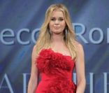 Rebecca Romijn était sublime dans une robe Marchesa pour arpenter le podium du Hammerstein Ballroom à New York, le 8 février 2012.