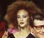 Yves Saint Laurent et ses mannequins Claudia Schiffer,Carla Bruni