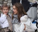Jessica Alba : Maman poule pour Haven et Honor, reines du bac à sable
