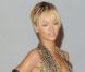 Absolument sublime dans une tenue Givenchy Couture, la chanteuse Rihanna foulait avec grâce et style le tapis rouge des Brit Awards 2012. Londres, le 21 février 2012.
