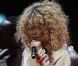 Rihanna en vrai showgirl, se donne à 200% pour sa performance lors des Brit Awards 2012.