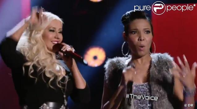 Christina Aguilera craque pour la voix de Sera Hill dans  The Voice , sur NBC, le 25 février 2012.