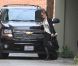 Angelina Jolie emmène ses jumeaux Vivienne et Knox faire du shopping à Beverly Hills en compagnie de sa belle-mère Jane le 27 février 2012