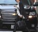 Angelina Jolie emmène ses jumeaux Vivienne et Knox faire du shopping à Beverly Hills en compagnie de sa belle-mère Jane le 27 février 2012