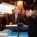 Salon du livre : Frédéric Mitterrand fait sa pub, Camélia Jordana remplace Carla