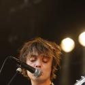 PHOTOS EXCLUSIVES : Pete Doherty en concert en France... toujours aussi cassé !