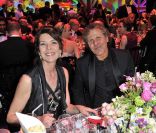 SAS la princesse Caroline et Renzo Rosso. A l\'initiative de la princesse Caroline de  Monaco, présidente de la Fondation Princesse Grace, le Bal de la Rose 2012 a transformé la Salle des  Etoiles du Sporting Club de Monaco selon la mode folle, coloré