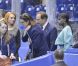 La princesse Alexandra de Hanovre, 12 ans, assistait le 27 mars 2012 aux championnats du monde de patinage artistique à Nice avec sa mère la princesse Caroline, non loin de la marraine de l'événement, Surya Bonaly.