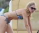 Doutzen Kroes dévoile son corps musclé sur une plage de Miami en juin 2012