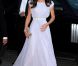 Kate Middleton avec le prince William à la soirée des Baftas organisée à Hollywood en leur honneur, en juillet 2011. La duchesse de Cambridge porte une robe Alexander McQueen.