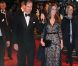 Kate Middleton avec le prince William à la première de War Horse à Londres, en janvier 2012. La duchesse de Cambridge porte une robe Alice Temperley.