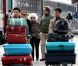 Cayetana, l'inénarrable duchesse d'Albe de 86 ans, et son jeune mari Alfonso Diez, 62 ans, sont arrivés à Paris (Gare d'Austerlitz) le 26 avril 2012 pour leur lune de miel, plusieurs mois après leur spectaculaire mariage à Séville le 5 octobre 2011.
