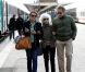 Cayetana, l'inénarrable duchesse d'Albe de 86 ans, et son jeune mari Alfonso Diez, 62 ans, sont arrivés à Paris (Gare d'Austerlitz) le 26 avril 2012 pour leur lune de miel, plusieurs mois après leur spectaculaire mariage à Séville le 5 octobre 2011.