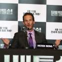 Peter Berg : Le réalisateur de Battleship dérape et insulte un journaliste
