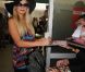Paris Hilton arrive à l'aéroport de Nice, le samedi 19 mai 2012.