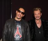 Johnny Hallyday et JoeyStarr dans les coulisses de la tournée, à Montpellier, le 15 mai 2012.