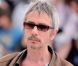 Leos Carax lors du photocall de  Holy Motors , au Festival de Cannes le 23 mai 2012.