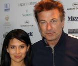Cannes 2012 : Alec Baldwin fait son yoga au Spa avec sa fiancée