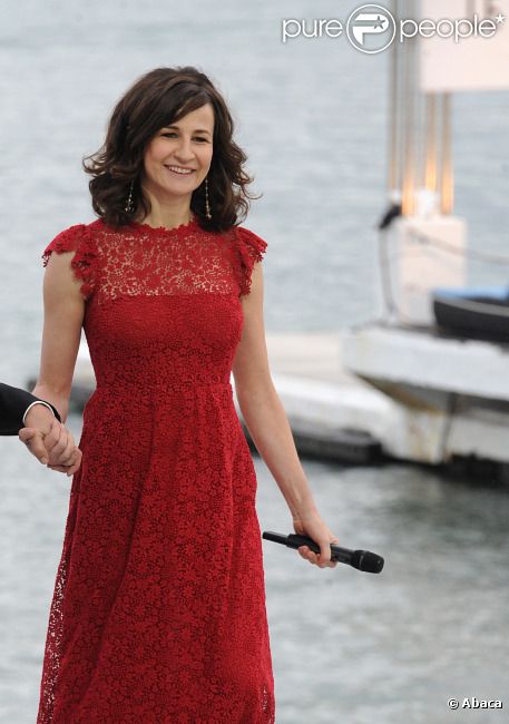 Valérie Lemercier sur le plateau du Grand Journal de Canal+ lors du Festival de Cannes le 21 mai 2012