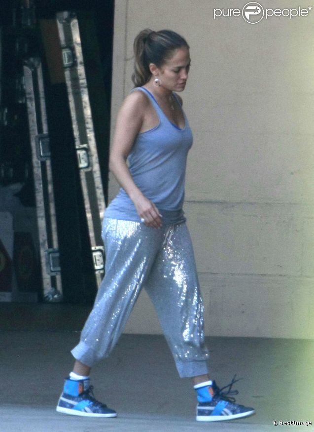 Jennifer Lopez sur le tournage d'un nouveau clip à Los Angeles, le 1er juin 2012.