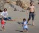 Jennifer Lopez, ses enfants et Casper Smart sur une plage de Miami, début févrer 2012.