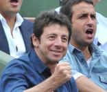 Patrick Bruel lors du match entre Jo-Wilfried Tsonga et Novak Djokovic le 5 juin 2012 à Roland-Garros