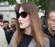  Carla Bruni après être allée voter au lycée Jean de la Fontaine dans le 16e arrondissement de Paris le 10 juin 2012 