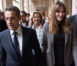  Nicolas Sarkozy et son épouse Carla Bruni-Sarkozy sont allés voter au lycée Jean de la Fontaine dans le 16e arrondissement de Paris le 10 juin 2012 