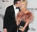 Hugh Jackman et son épouse Deborra-Lee Furness à la 66e cérémonie des Tony Awards, à New York, le 10 juin 2012.