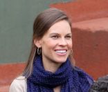 Hilary Swank le 10 juin 2012 à Roland-Garros lors de la finale entre Rafael Nadal et Novak Djokovic