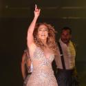Jennifer Lopez : Un concert hot et une vilaine rumeur sur son chéri Casper Smart