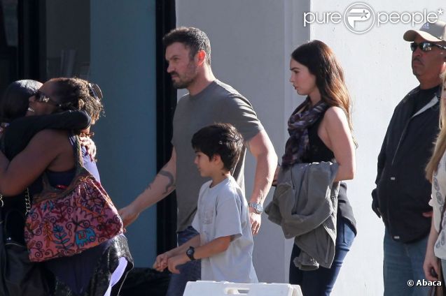 Megan Fox en compagnie de son mari Brian Austin Green et du fils de celui-ci, Kassius, à Los Angeles le 17 juin 2012