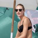 Candice Swanepoel : Amoureuse de son Brésilien, elle prend le soleil à Miami