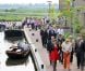 La princesse Maxima des Pays-Bas à la découverte du Musée Broekerveiling du village de Broek op Langedijk, le 5 juillet 2012. Il s'agit de l'ancien site des ventes aux enchères de fruits et légumes, acheminés par barque, jusqu'en 1973. Une pratique que le village fait ponctuellement revivre.