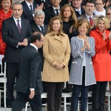 Valérie Trierweiler, un mois après le Twittweilergate des législatives, assistait au défilé militaire de la Fête nationale, le 14 juillet 2012, installée dans la tribune des conjoints des membres du gouvernement, à la gauche de la tribune présidentielle d'où son compagnon François Hollande, chef de l'Etat et des armées, a suivi la parade.