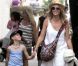 Heidi Klum en compagnie de ses parents Erna et Gunther ainsi que de ses quatre enfants, Leni, Henry, Johan et Lou à New York, le 14 juillet 2012