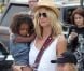 Heidi Klum en compagnie de ses parents Erna et Gunther ainsi que de ses quatre enfants, Leni, Henry, Johan et Lou à New York, le 14 juillet 2012