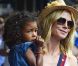 Heidi Klum en compagnie de ses quatre enfants, Leni, Henry, Johan et Lou à New York, le 14 juillet 2012- Ici avec Lou