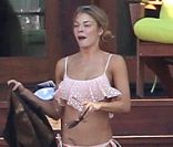 LeAnn Rimes, Eddie Cibrian et des amis se détendent à la plage, à Los Angeles, le 15 juillet 2012 - LeAnn Rimes arbore un superbe maillot de bain en dentelle
