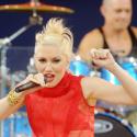 Gwen Stefani : Surprenante et sexy, tout en rouge et en transparence