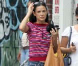 Demi Moore, 49 ans, se promène dans les rues de New York avec une amie, le 27 juillet 2012.