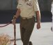 Le roi Juan Carlos Ier d'Espagne lors de sa visite le 2 août 2012 au ministère de la Défense, à Madrid. Victime d'une chute après la revue des troupes, dont résultent des contusions sur son nez et son menton, le monarque a toutefois poursuivi sa mission.