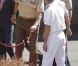 Le roi Juan Carlos Ier d'Espagne lors de sa visite le 2 août 2012 au ministère de la Défense, à Madrid. Victime d'une chute après la revue des troupes, dont résultent des contusions sur son nez et son menton, le monarque a toutefois poursuivi sa mission.