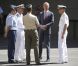 Le roi Juan Carlos Ier d'Espagne lors de sa visite le 2 août 2012 au ministère de la Défense, à Madrid. Victime d'une chute après la revue des troupes, dont résultent des contusions sur son nez et son menton, le monarque a toutefois poursuivi sa mission.