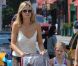 Belle journée pour Heidi Klum dans les rues de New York avec ses enfants. Le 4 août 2012