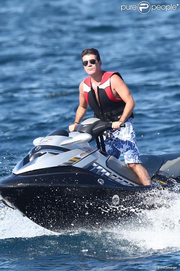 Simon Cowell fait du jet-ski à Saint-Tropez. Le 9 août 2012.