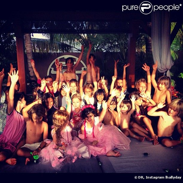 Laeticia Hallyday a organisé comme chaque année une magnifique fête d'anniversaire avec Johnny pour leurs filles Jade, 8 ans, et Joy, 4 ans, à Saint-Barthélemy. Photo partagée sur Instagram le 12 août 2012.