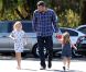Ben Affleck et ses filles au Farmers Market le 12 août 2012 à Los Angeles