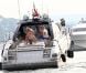 Elton John et David Furnish sur un yacht au large de St-Tropez, le lundi 13 août 2012.